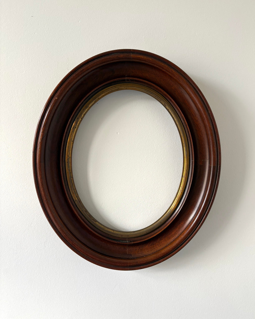 SOLD. Vintage - Mahogany and gold rim frame